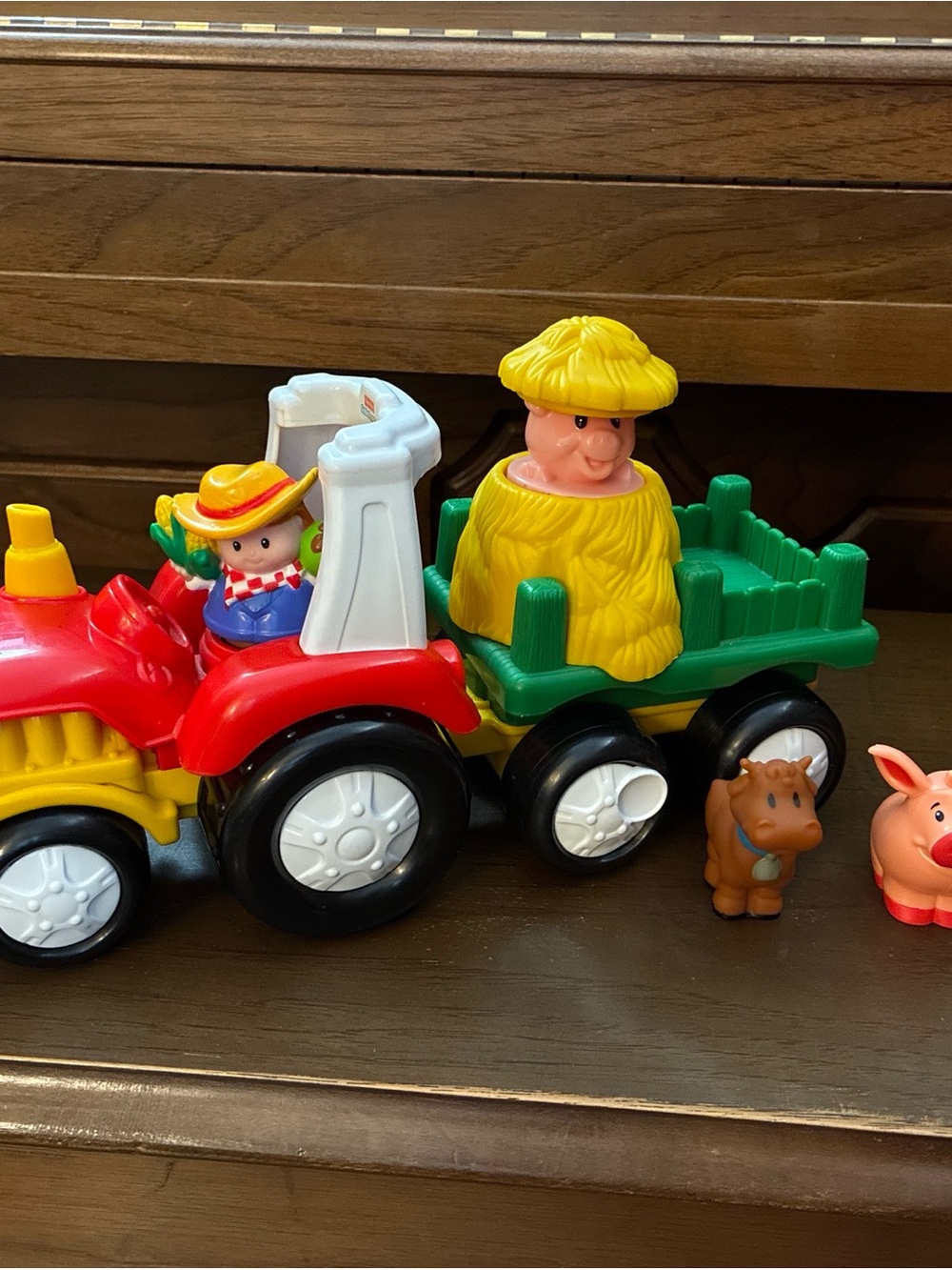 Fisher-Price Little People Tow N Pull Tractor Wagon Farmer Cow Pop up Pig Works